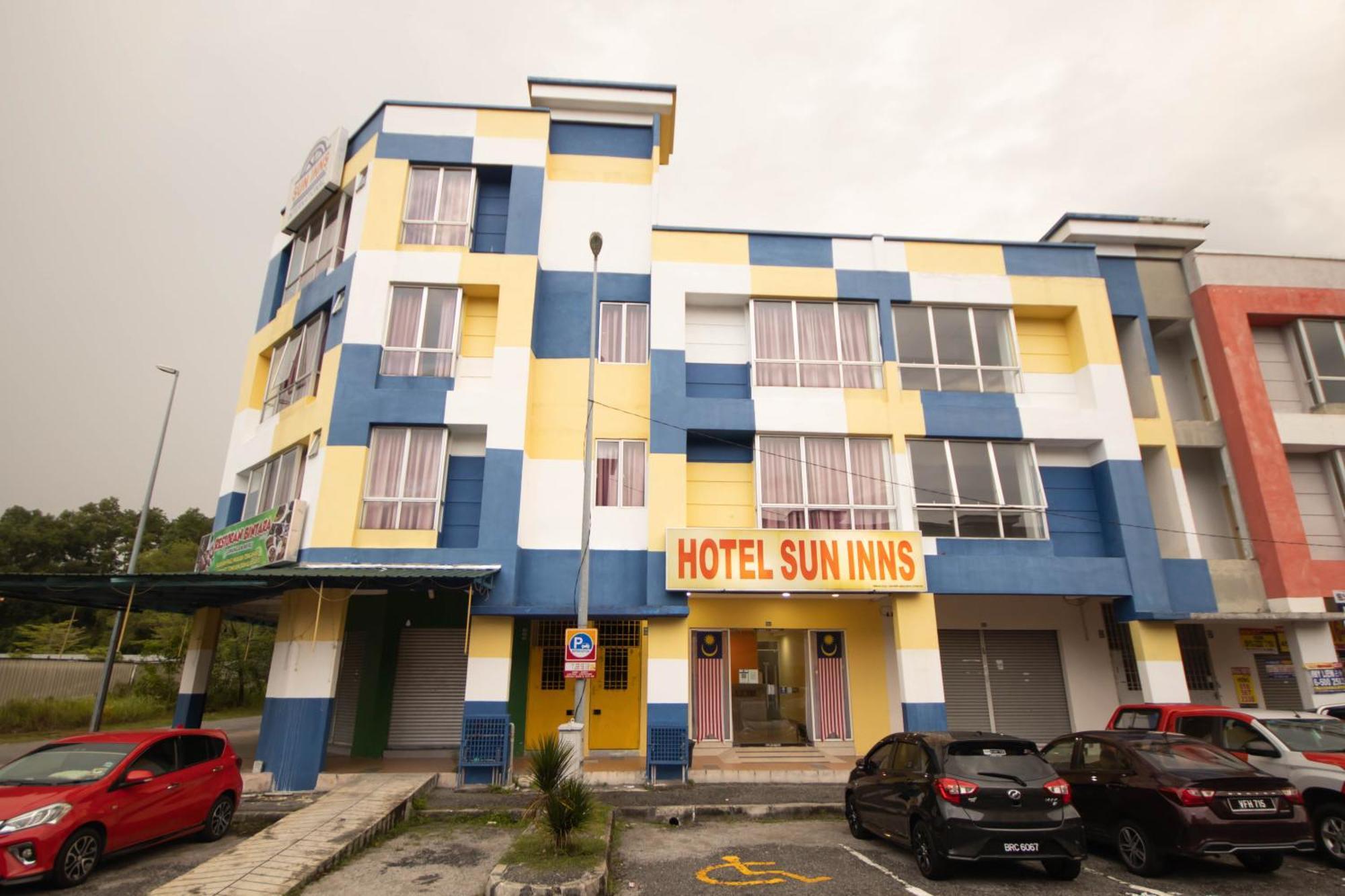Sun Inns Hotel Meru Raya Chemor Esterno foto